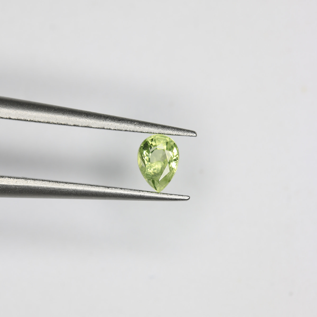 0.31ct Sapphire Green - alternate view 2