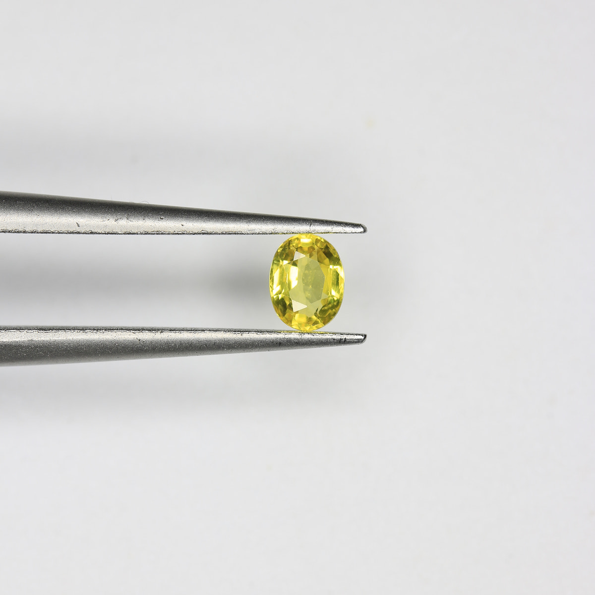 0.31ct Sapphire Yellow - alternate view 3