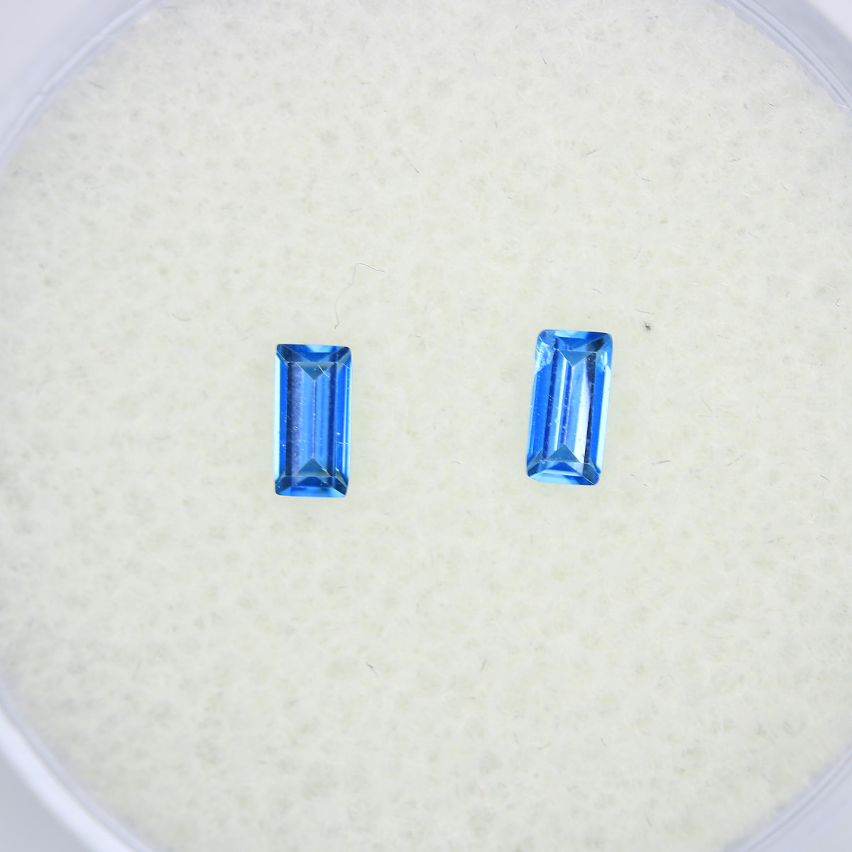 0.3ct Zircon Blue Pair - alternate view 2