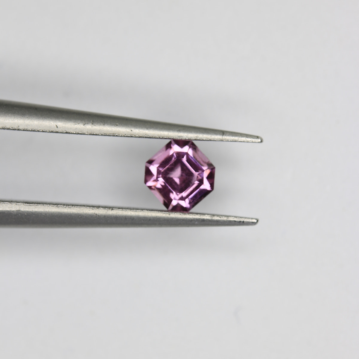 0.40ct Garnet Pink - alternate view 2