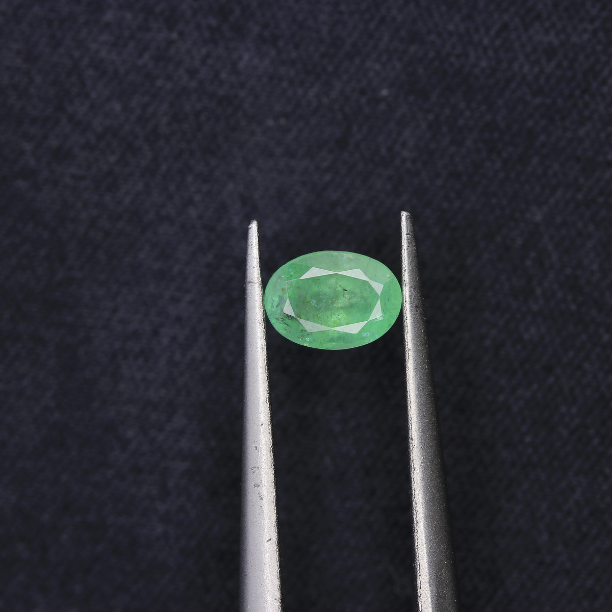 0.43ct Emerald Colombian - alternate view 2