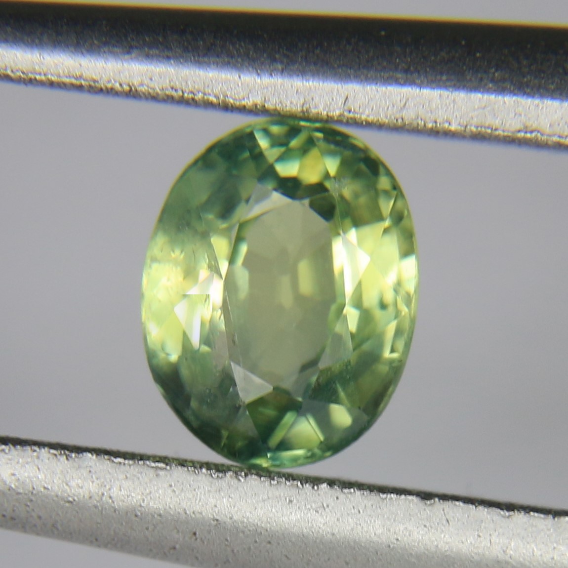 0.46ct Sapphire Light Green
