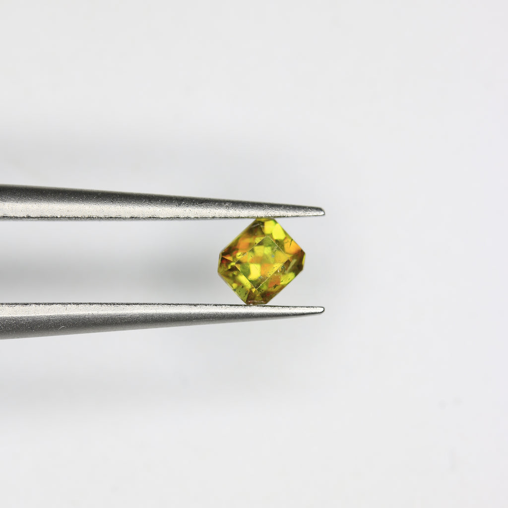 0.4ct Sphene - alternate view 2