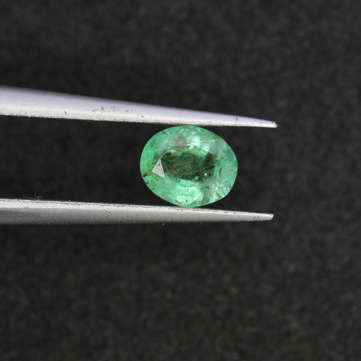 0.57ct Emerald Zambian - alternate view 2