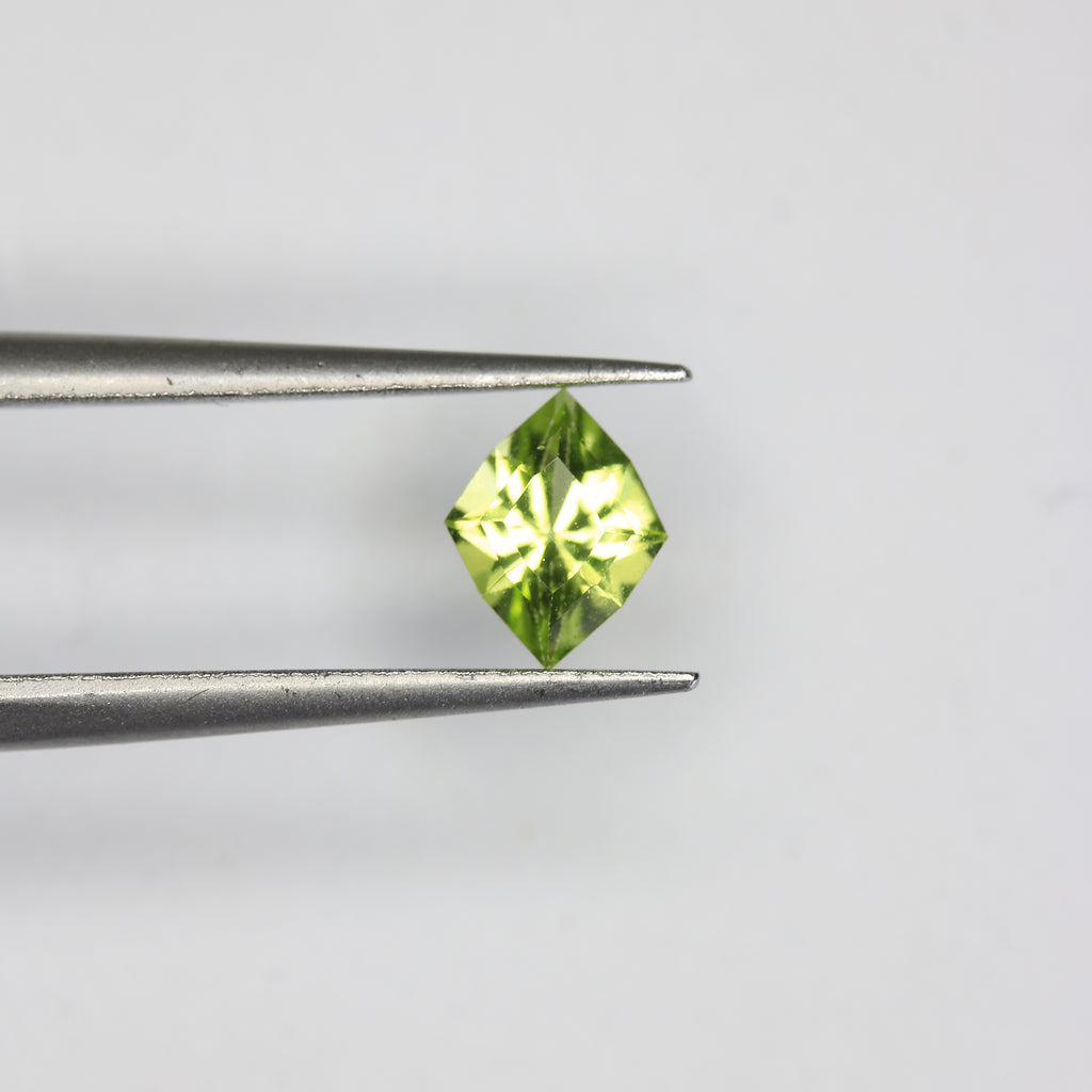 0.59ct Peridot - alternate view 2