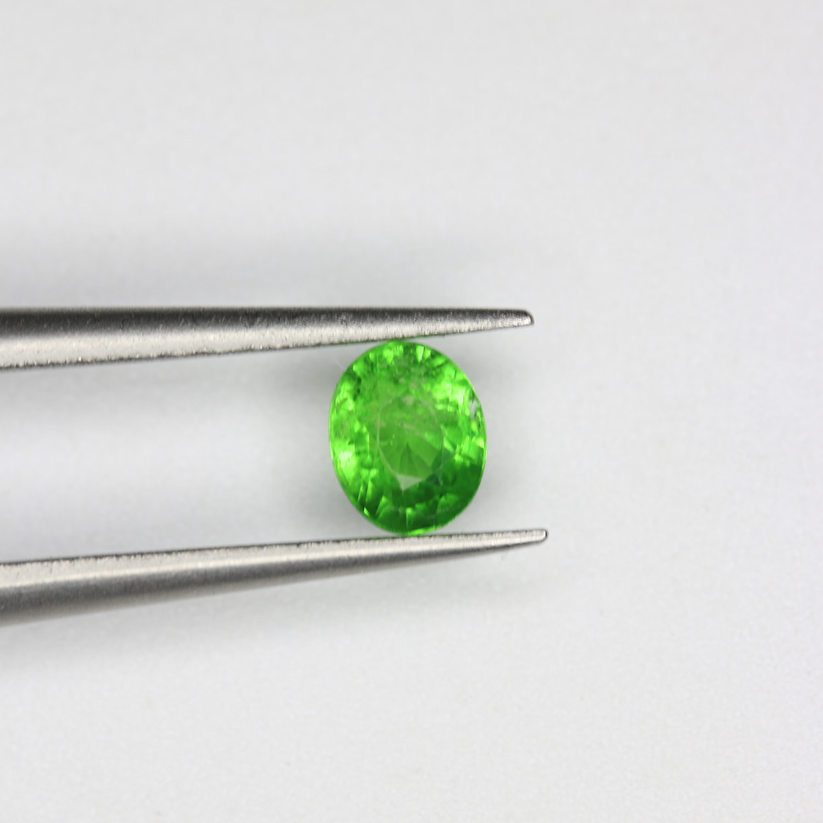 0.5ct Garnet Tsavorite - alternate view 2