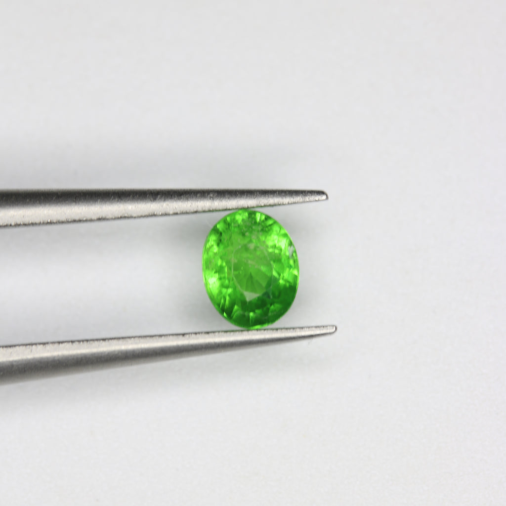 0.5ct Garnet Tsavorite - alternate view 2