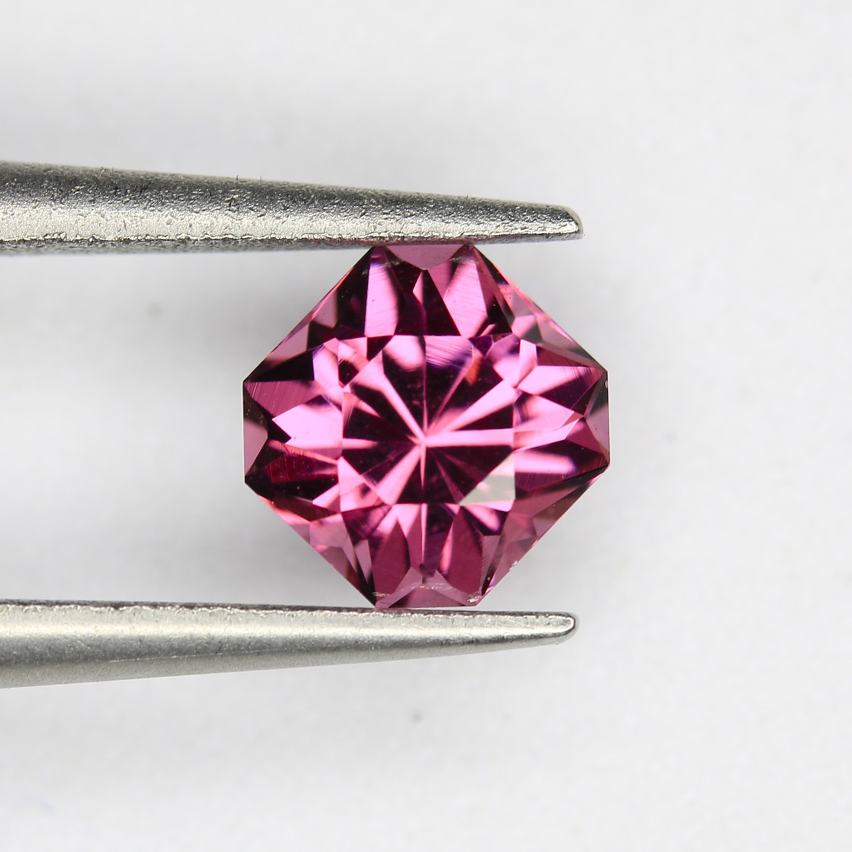0.63ct Garnet Pink