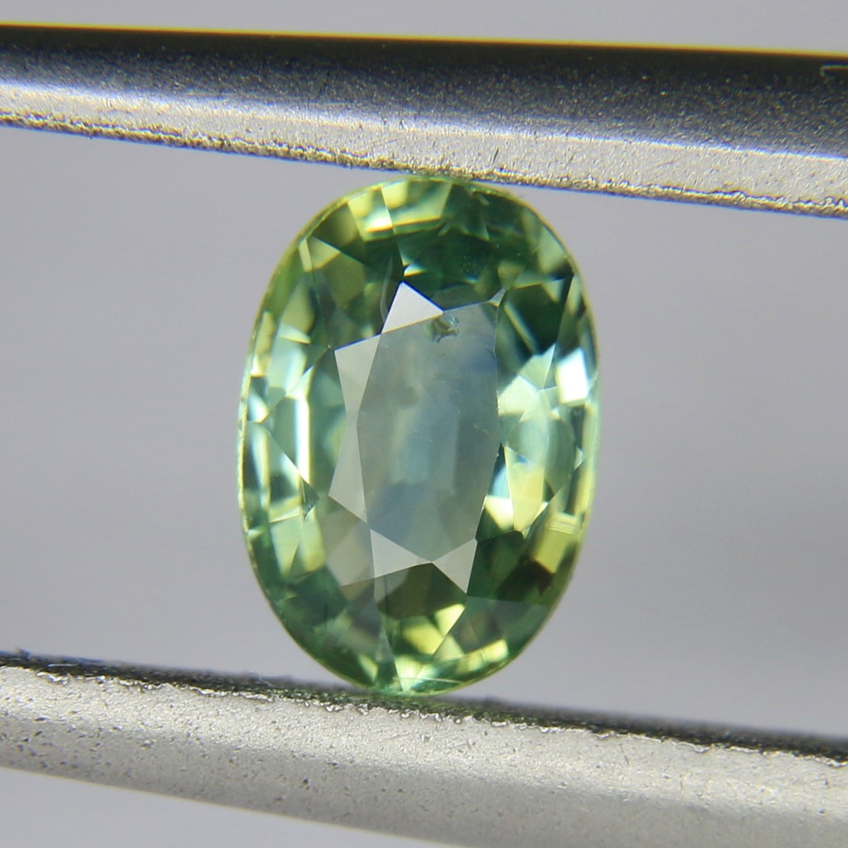 0.65ct Sapphire Light Green