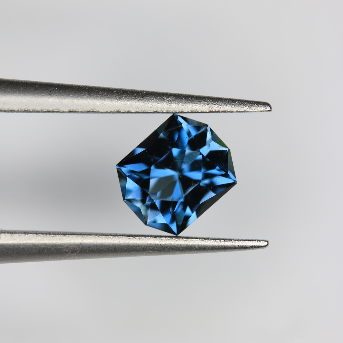 0.65ct Topaz London Blue