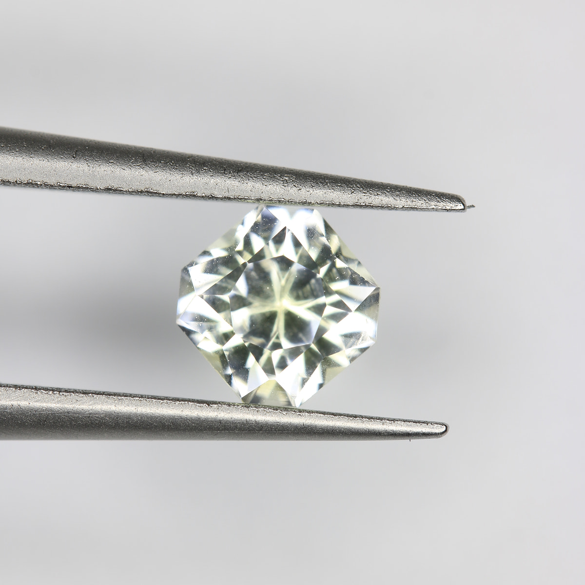 0.65ct Tourmaline - alternate view 2