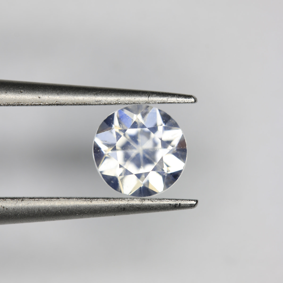 0.65ct Zircon White