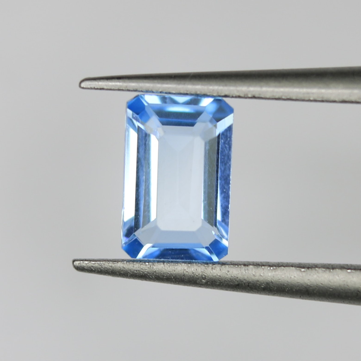0.66ct Topaz Swiss Blue - alternate view 3