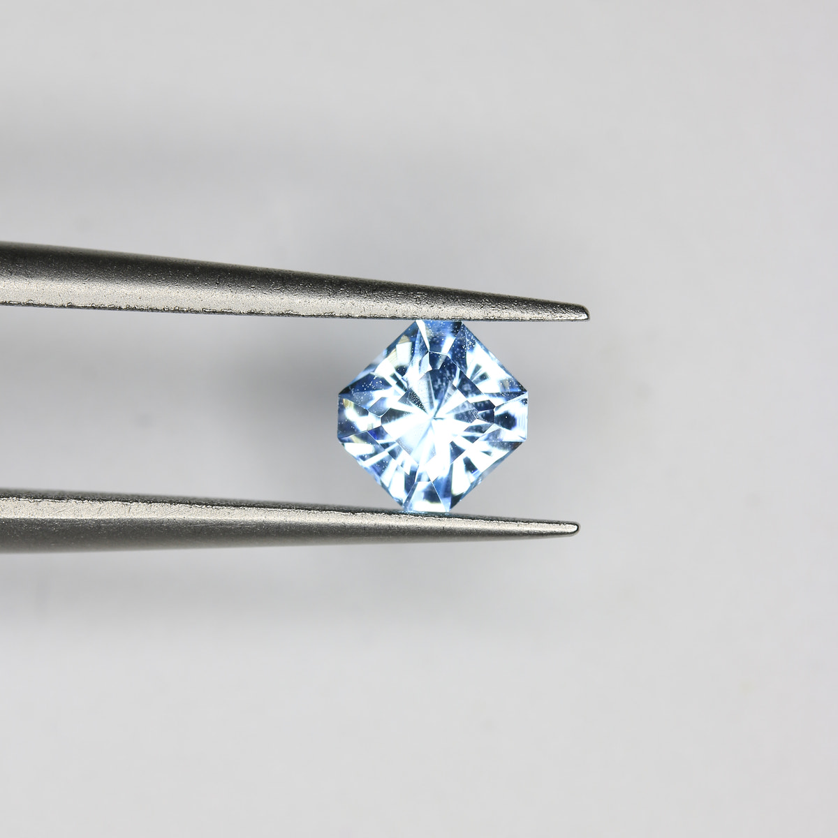 0.67ct Topaz Sky blue - alternate view 3