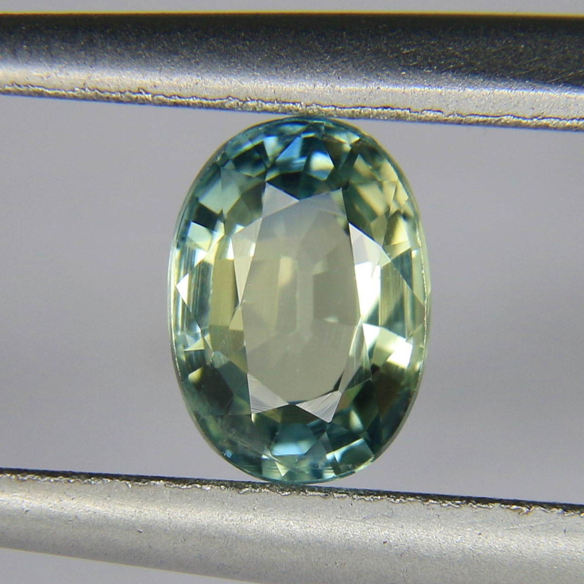 0.68ct Sapphire Light Green