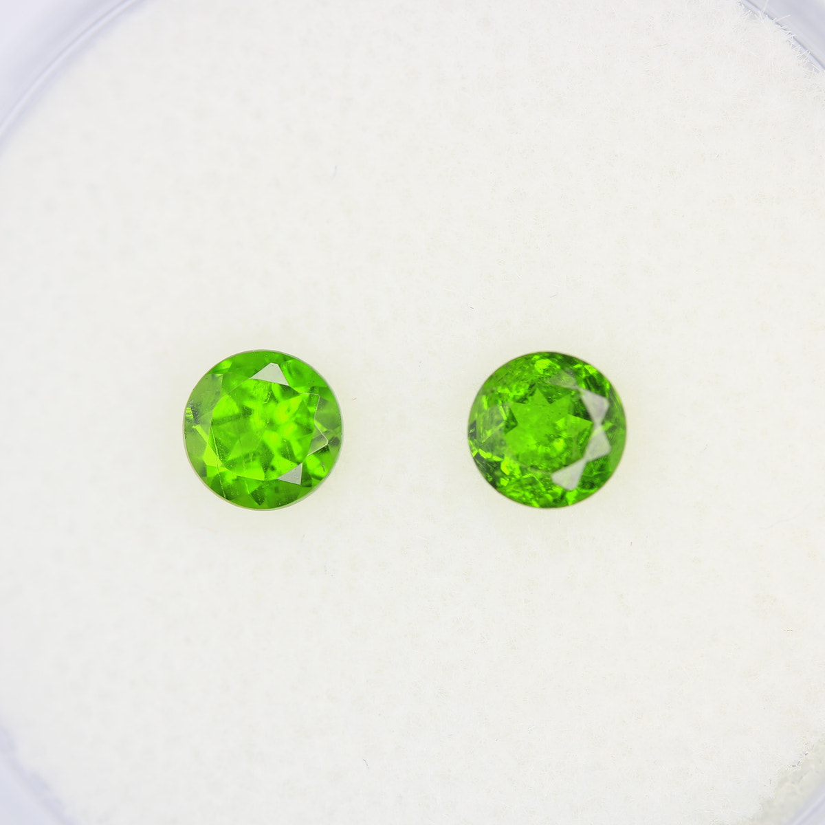 0.69ct Chrome Diopside Pair