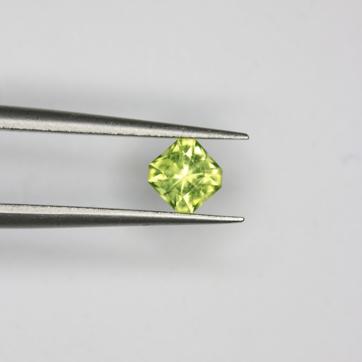 0.6ct Peridot