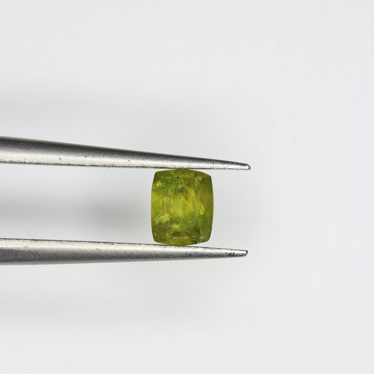 0.6ct Sphene - alternate view 2