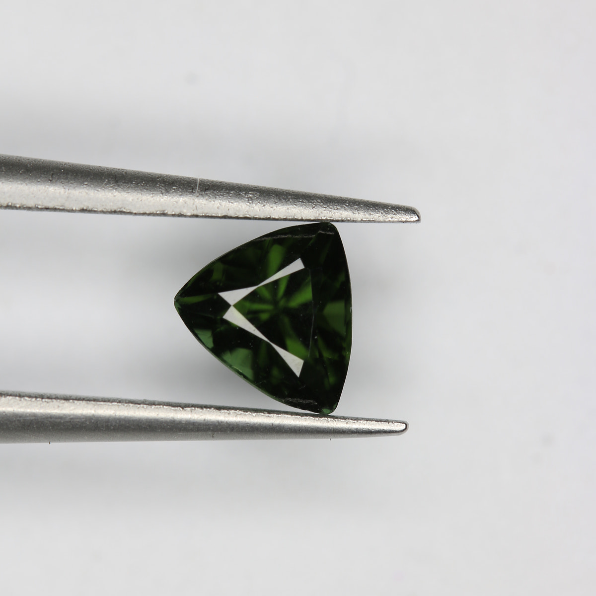 0.6ct Tourmaline Green - alternate view 2
