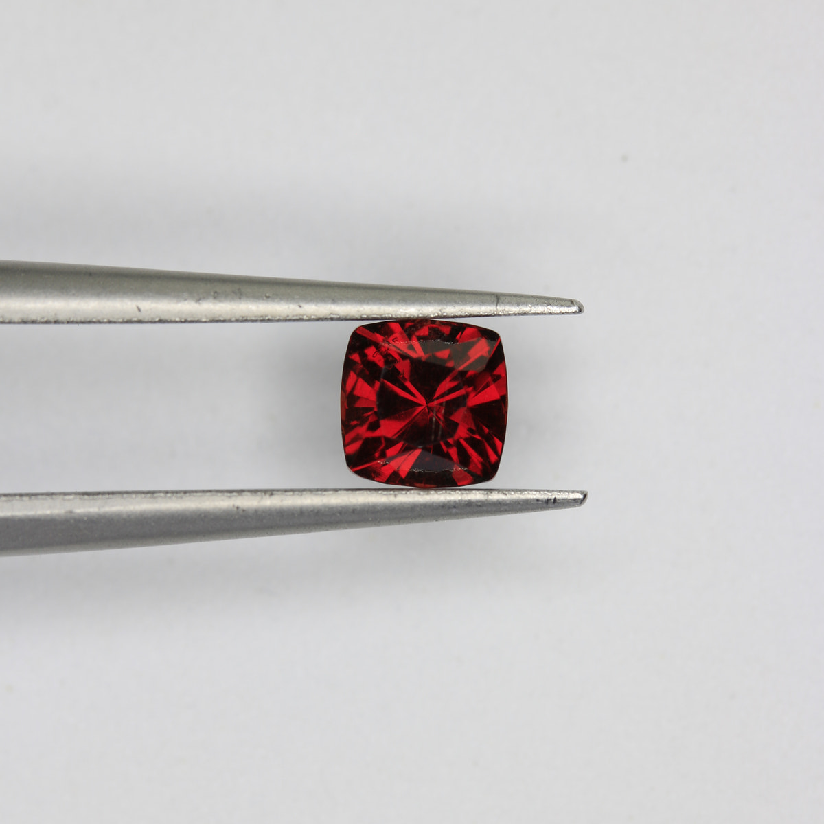 0.72ct Garnet - alternate view 2