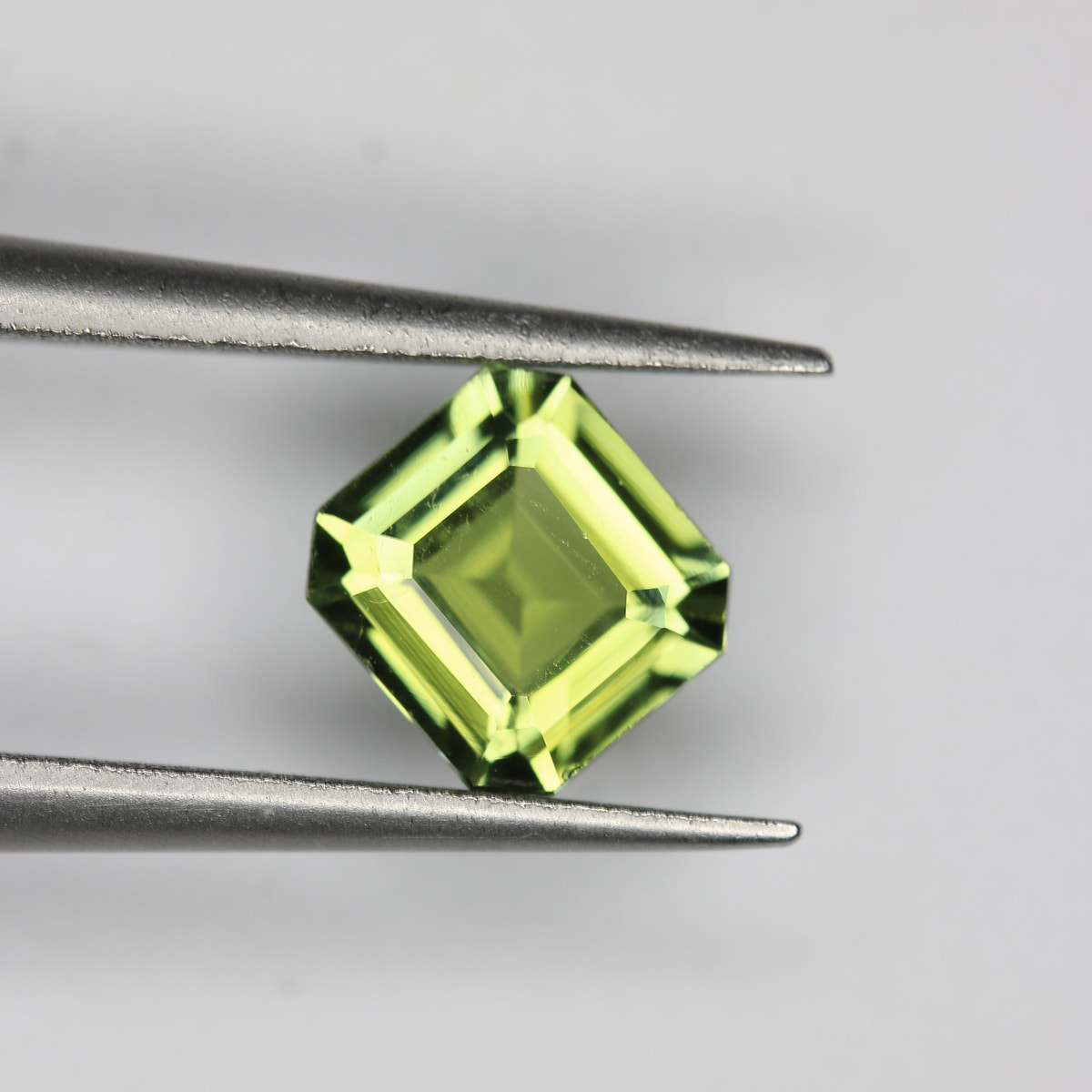 0.73ct Tourmaline Green - alternate view 2