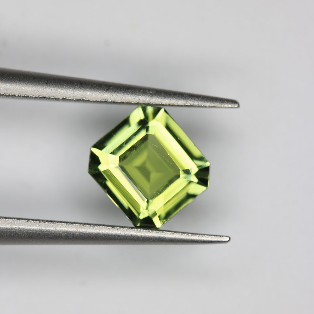 0.73ct Tourmaline Green - alternate view 2