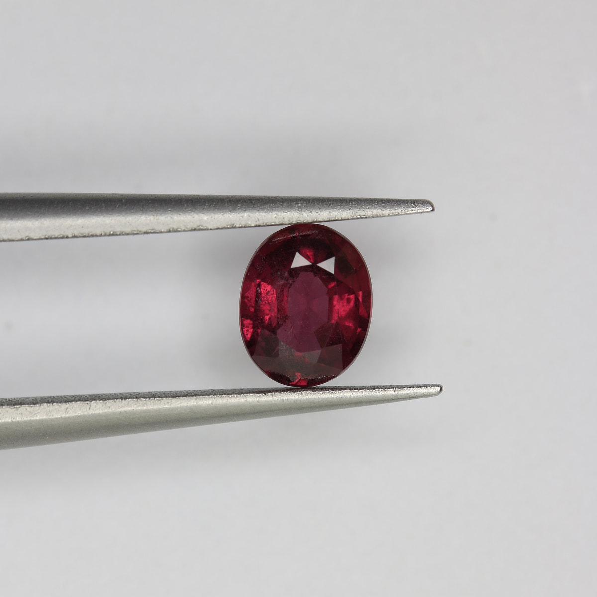 0.75ct Garnet - alternate view 2
