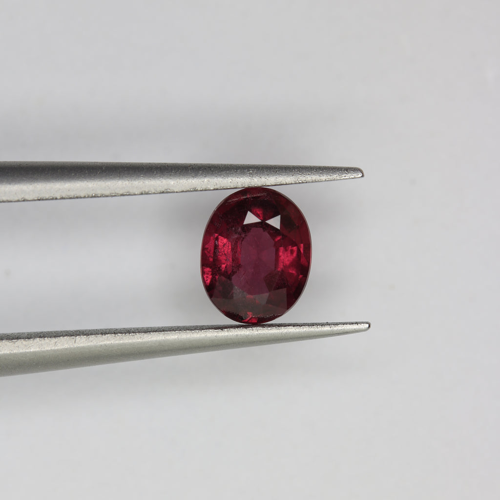 0.75ct Garnet - alternate view 2