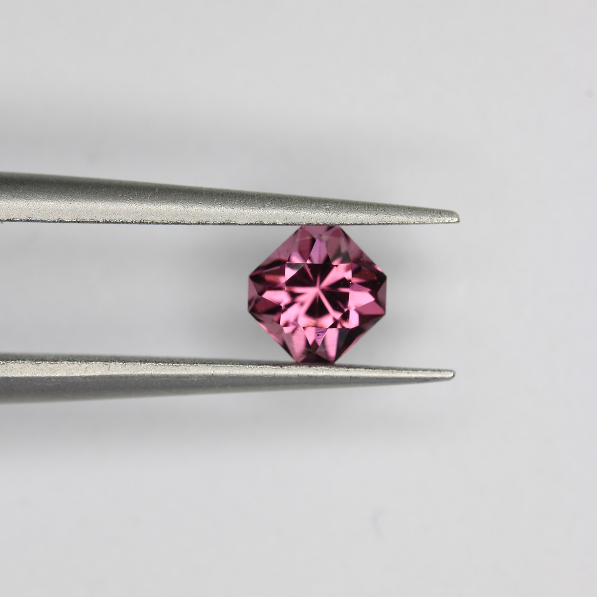 0.75ct Garnet Pink - alternate view 2