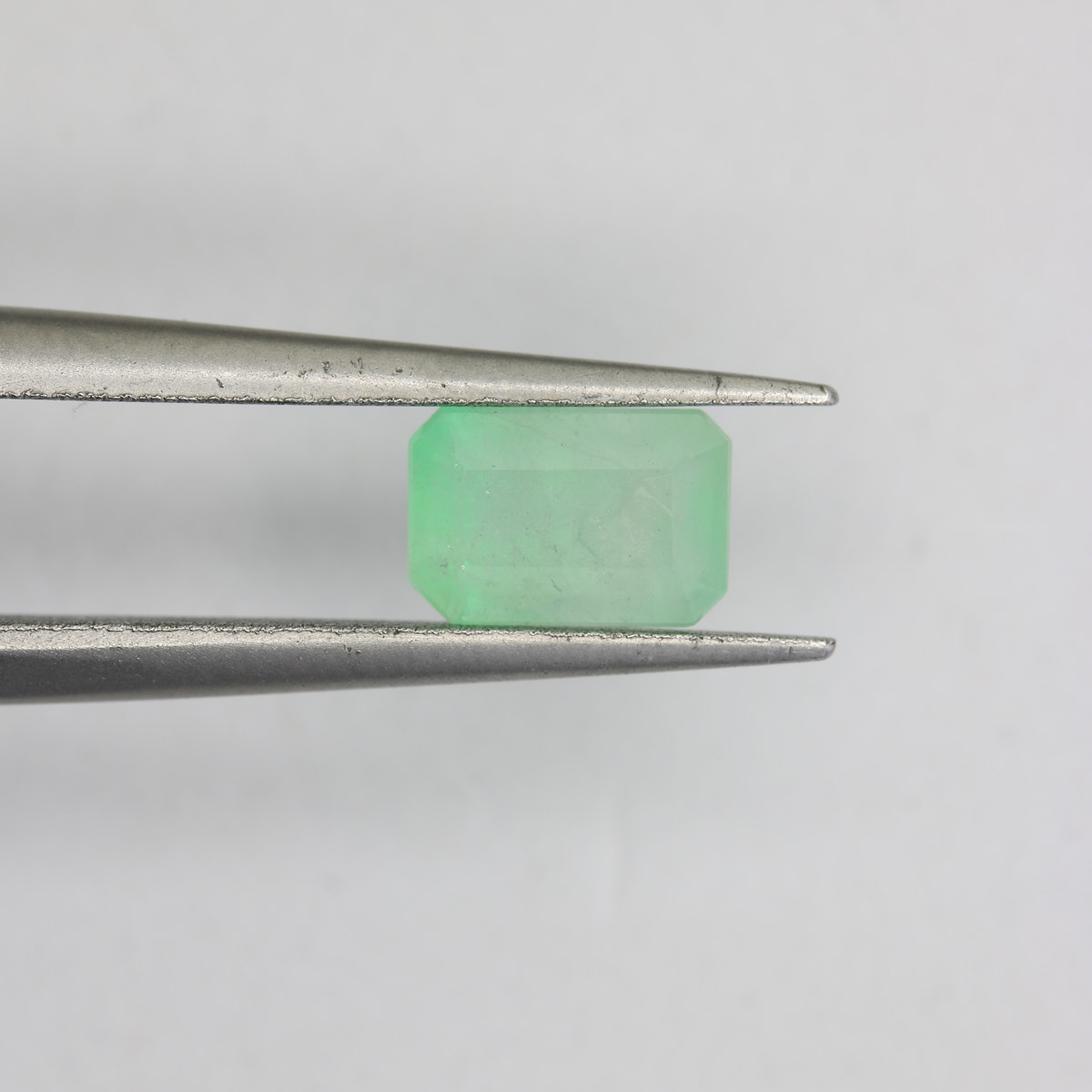0.76ct Emerald Colombian - alternate view 2