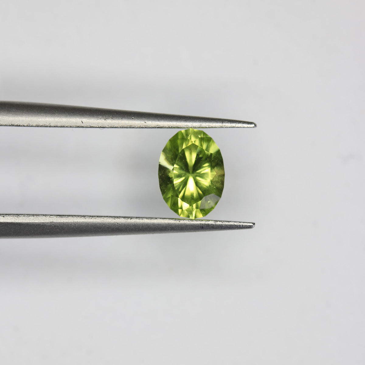 0.76ct Peridot - alternate view 2