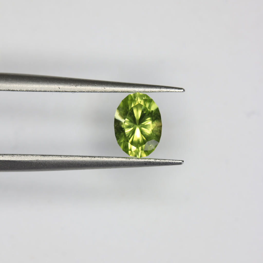 0.76ct Peridot - alternate view 2