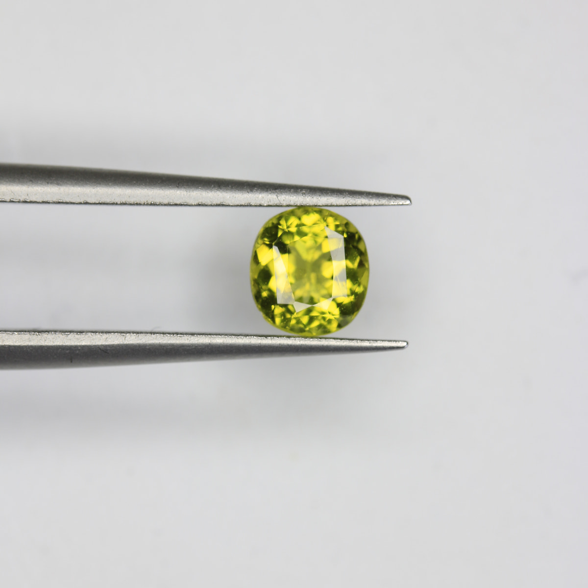 0.775ct Peridot - alternate view 2