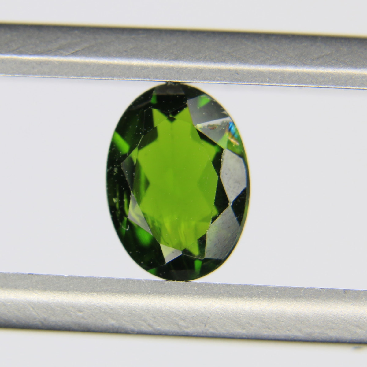 0.7ct Chrome Diopside - alternate view 2