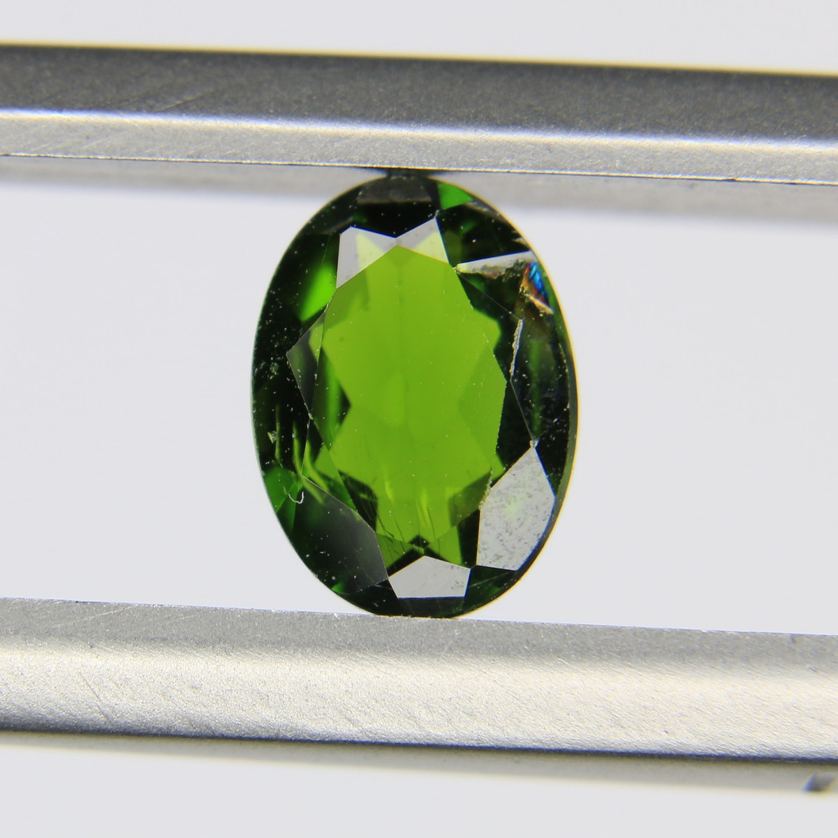 0.7ct Chrome Diopside - alternate view 3