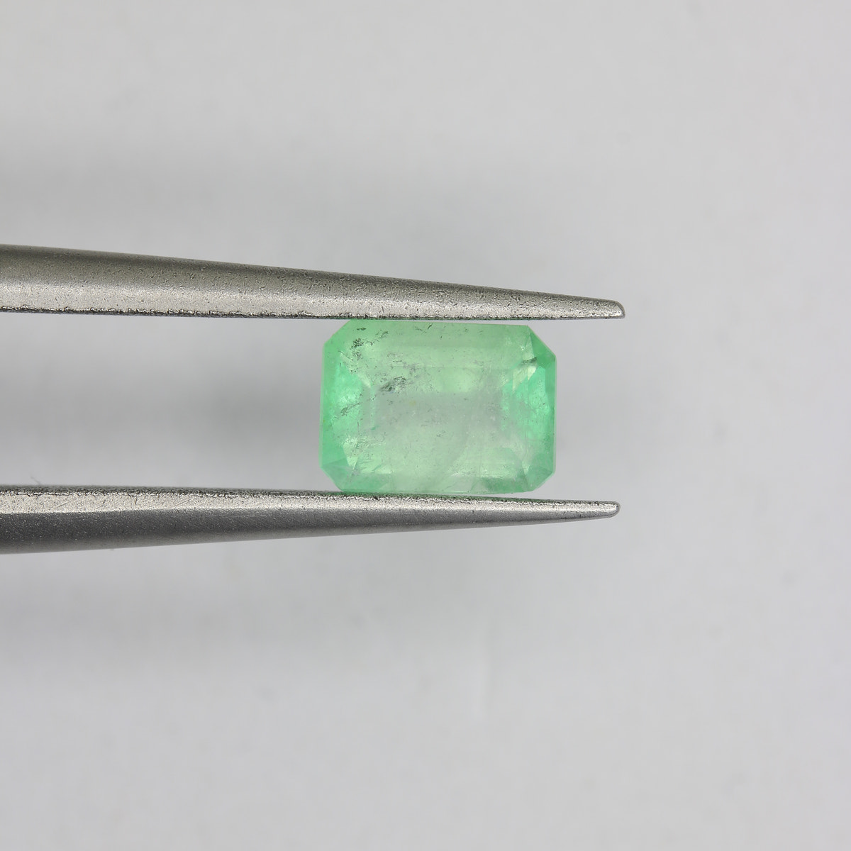 0.7ct Emerald Colombian - alternate view 2