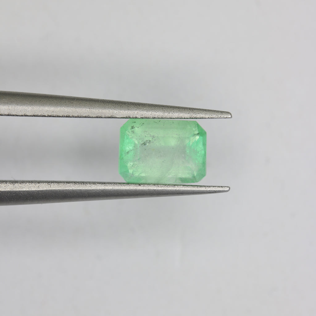 0.7ct Emerald Colombian - alternate view 2