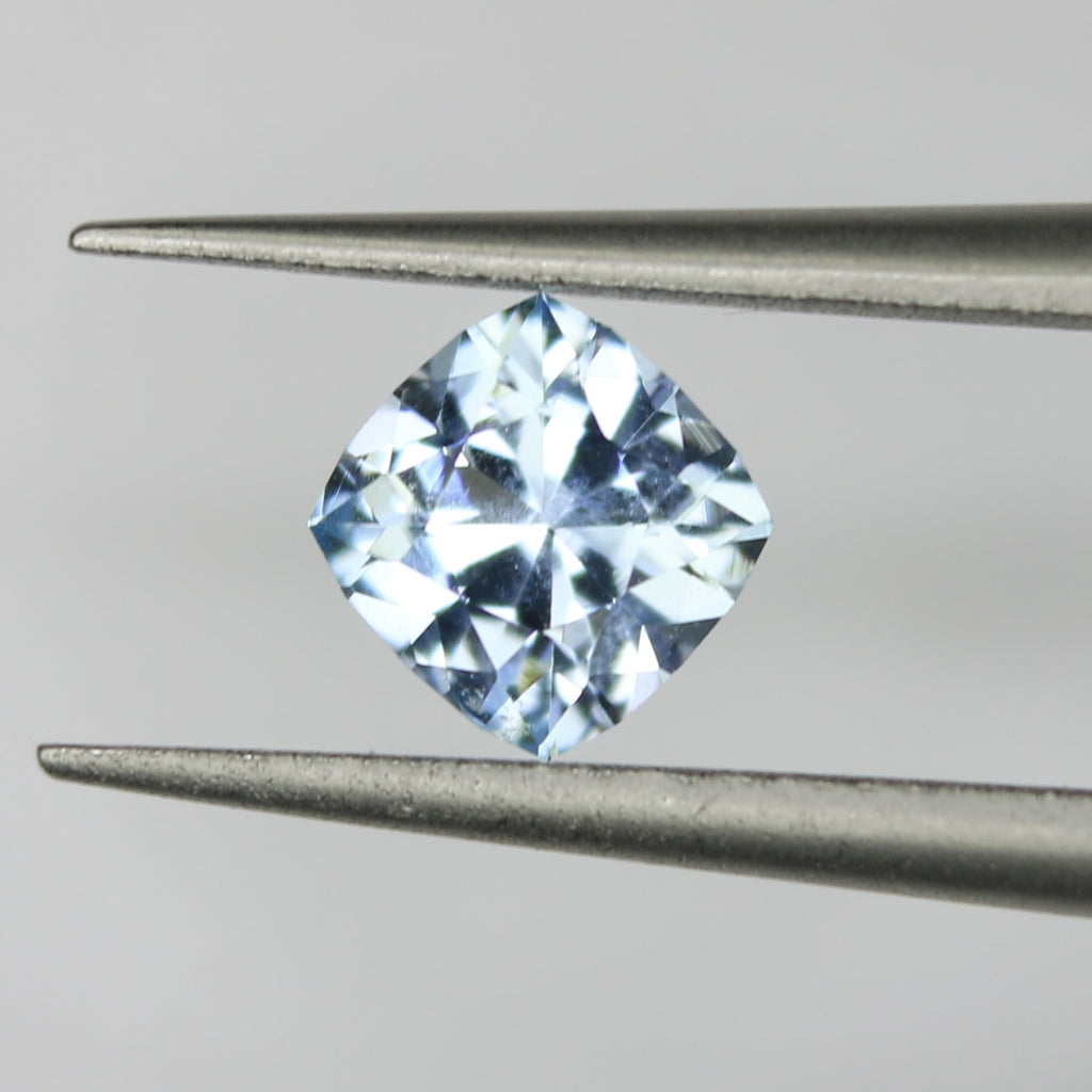 0.7ct Topaz Sky blue - alternate view 3