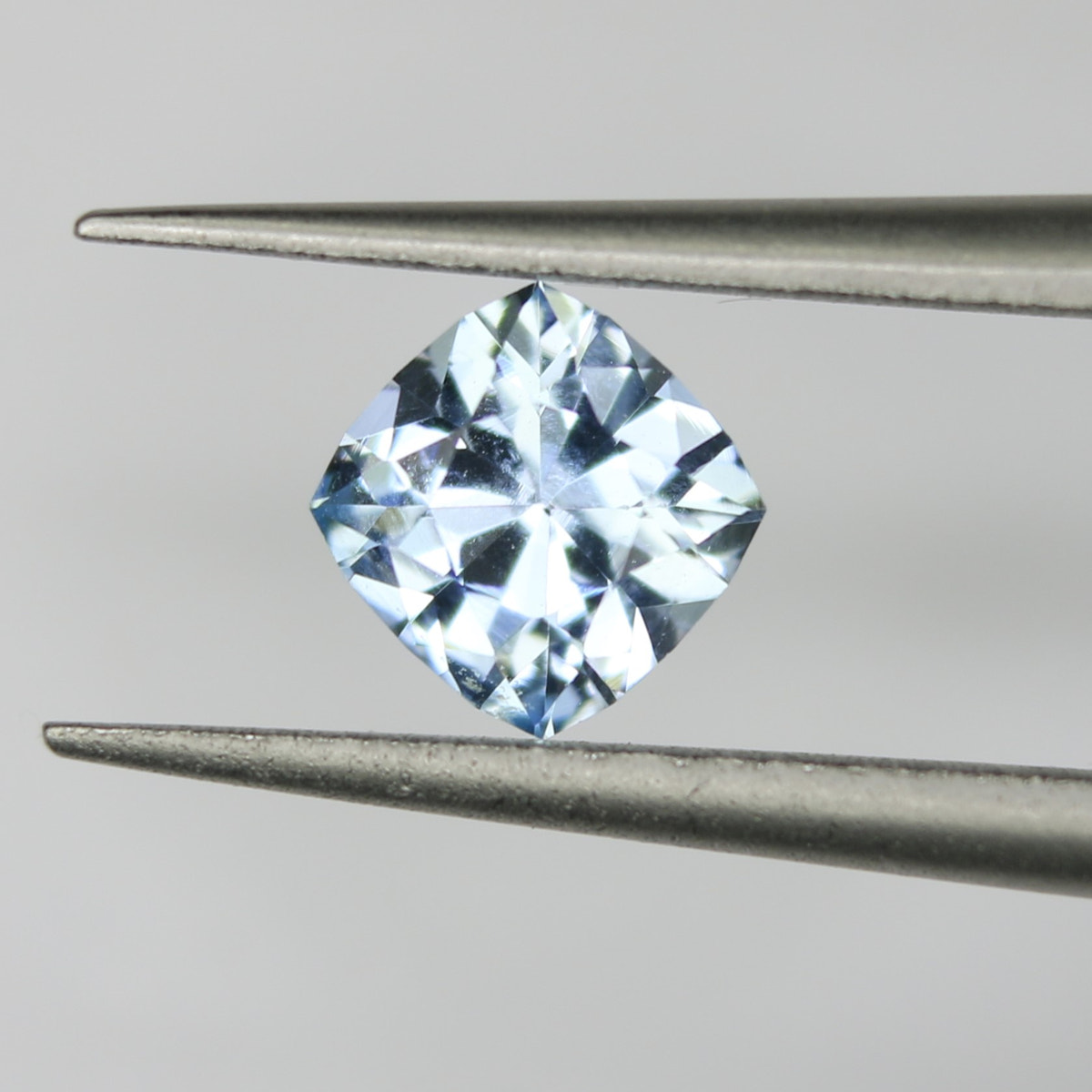 0.7ct Topaz Sky blue
