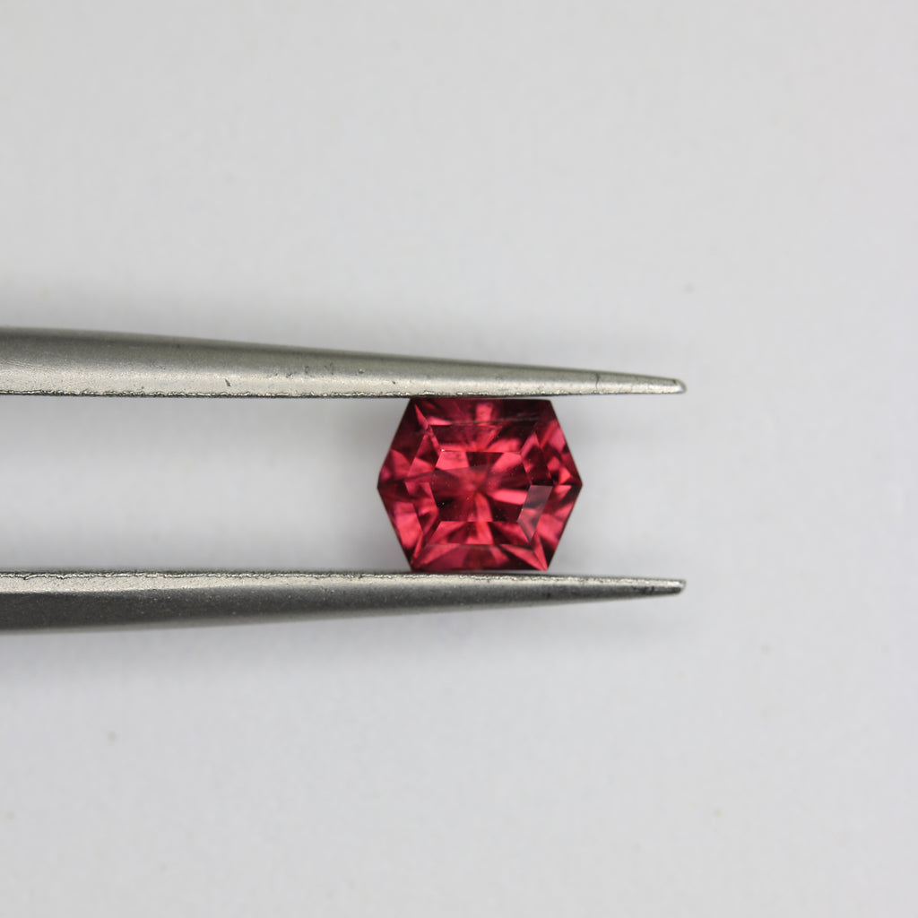 0.83ct Garnet - alternate view 2