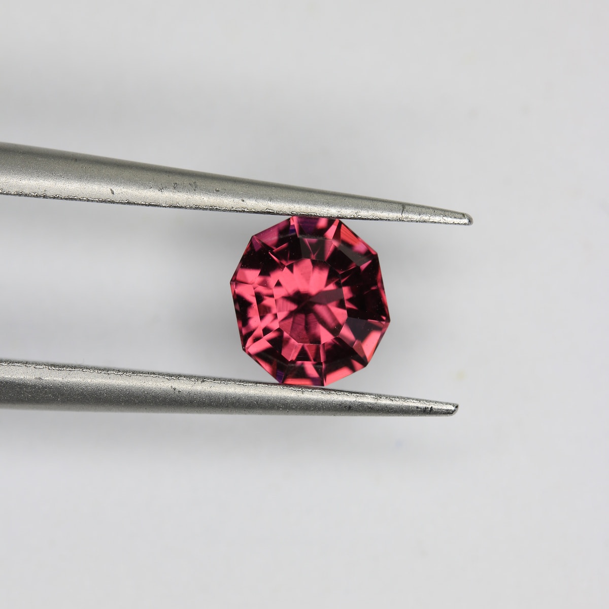 0.84ct Garnet - alternate view 2