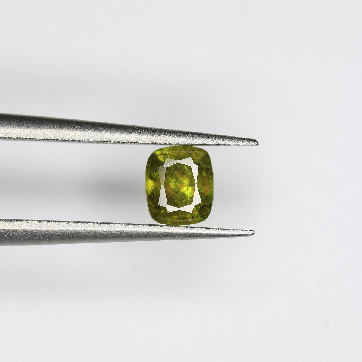 0.84ct Sphene - alternate view 2