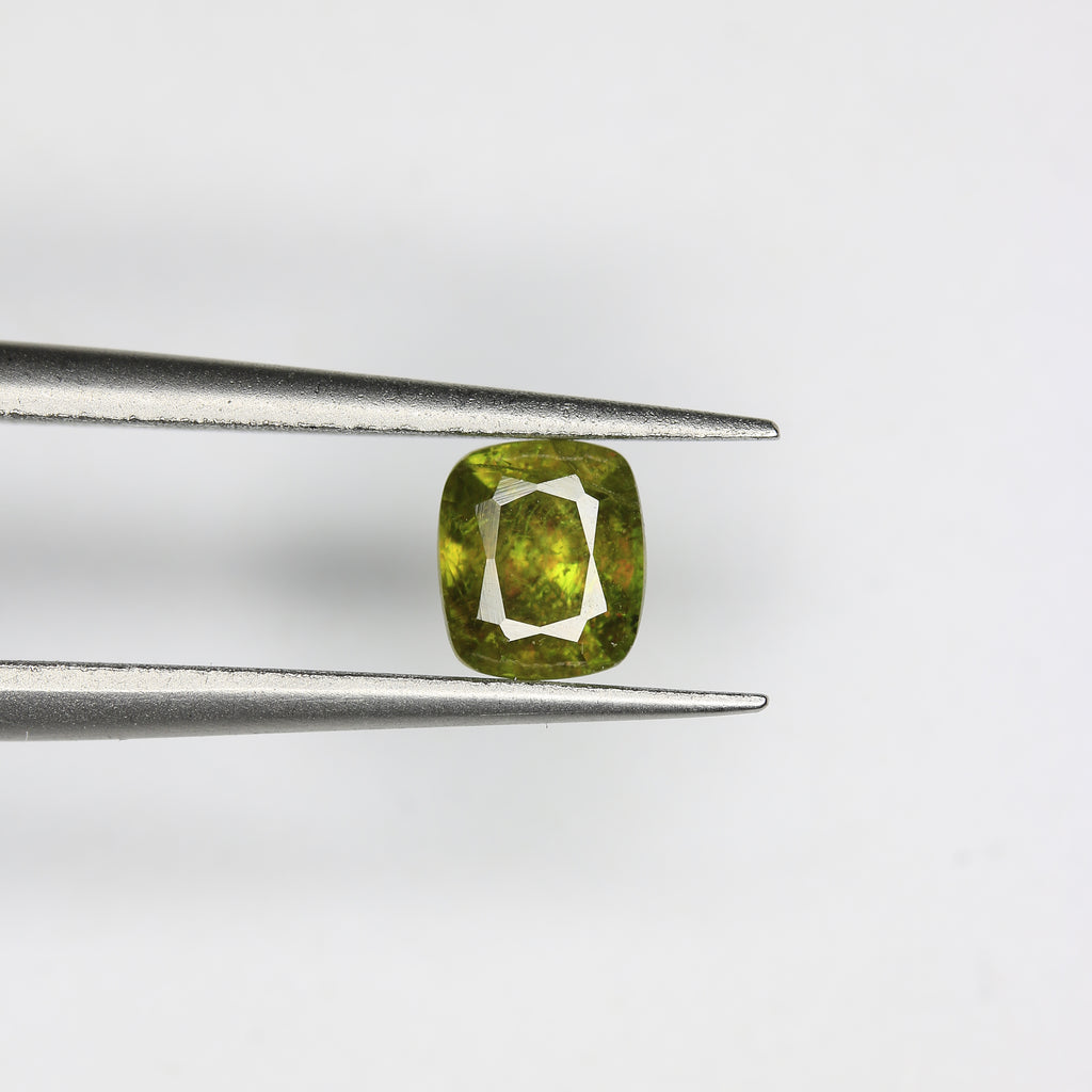 0.84ct Sphene - alternate view 2
