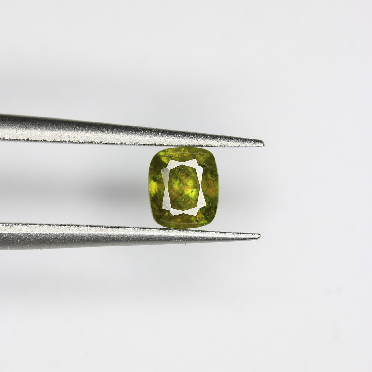 0.84ct Sphene