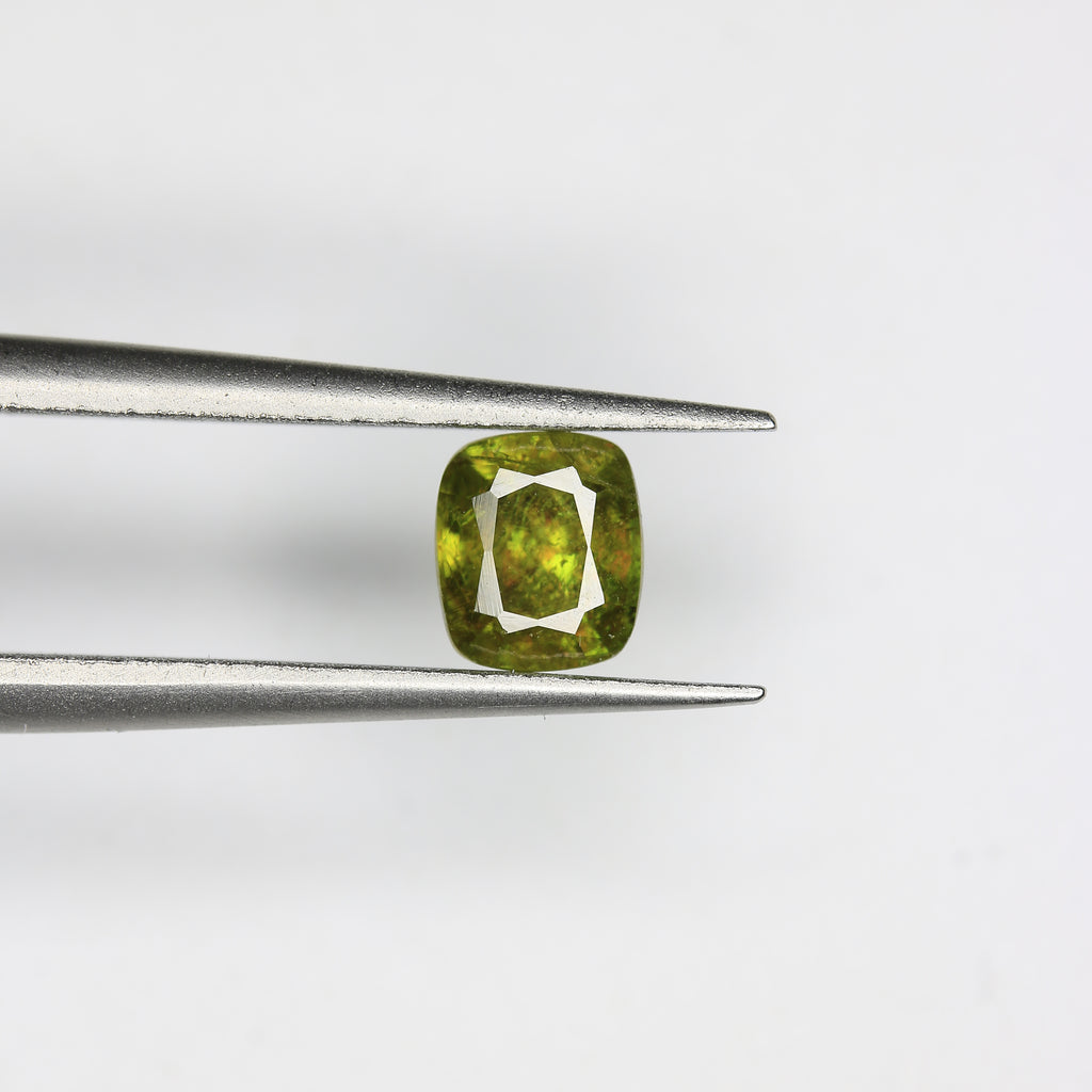 0.84ct Sphene