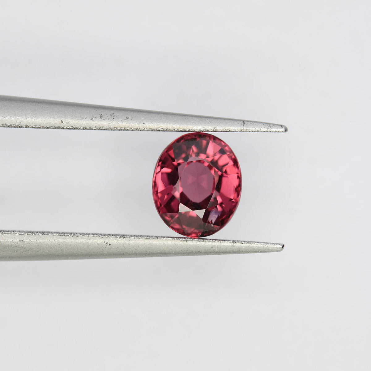 0.85ct Garnet - alternate view 2