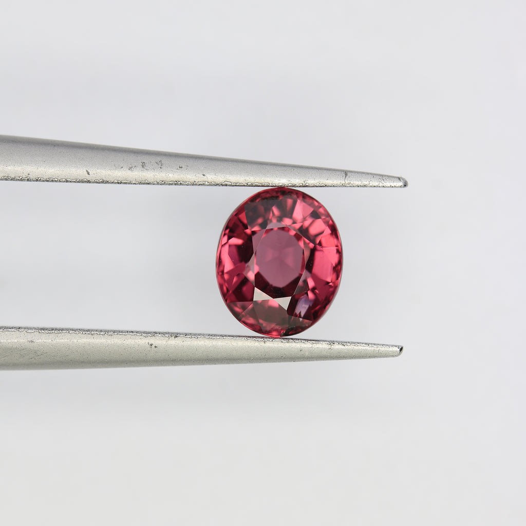 0.85ct Garnet - alternate view 2