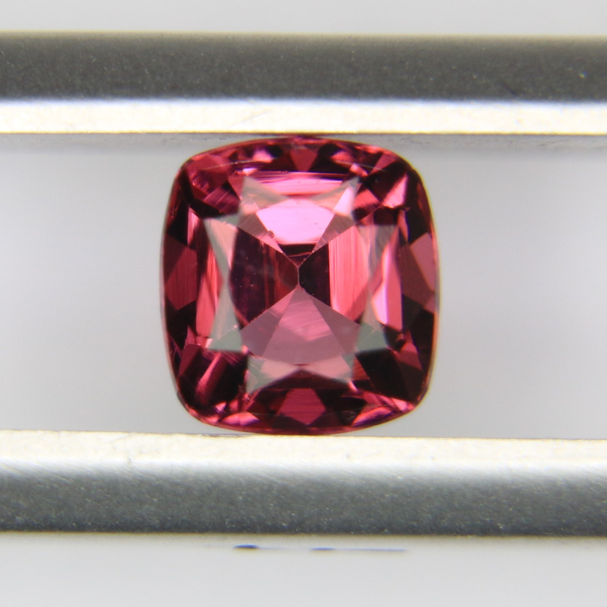 0.85ct Garnet Malaya - alternate view 2