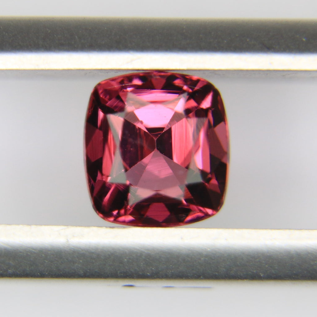 0.85ct Garnet Malaya - alternate view 2