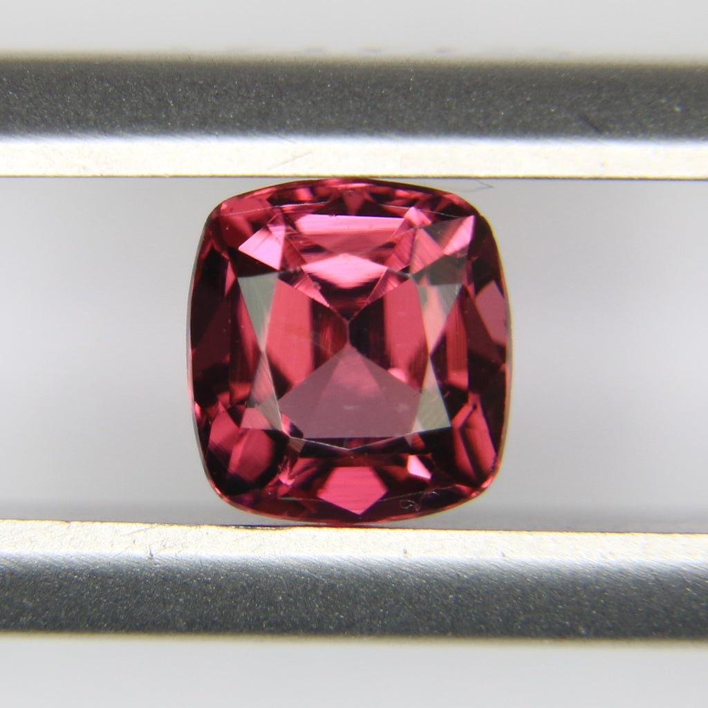 0.85ct Garnet Malaya - alternate view 3